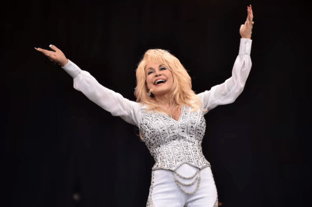 Murió Dolly Parton, leyenda de la música country, a los 80&nbsp;años